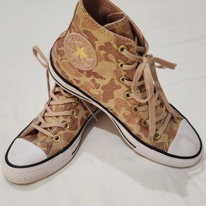 CONVERSE ALL STAR HIGHTOPS, SIZE 7, NEVER WORN